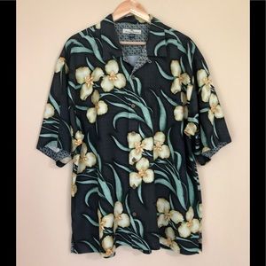 **SOLD** Tommy Bahama Floral Hawaiian Shirt Sz XL
